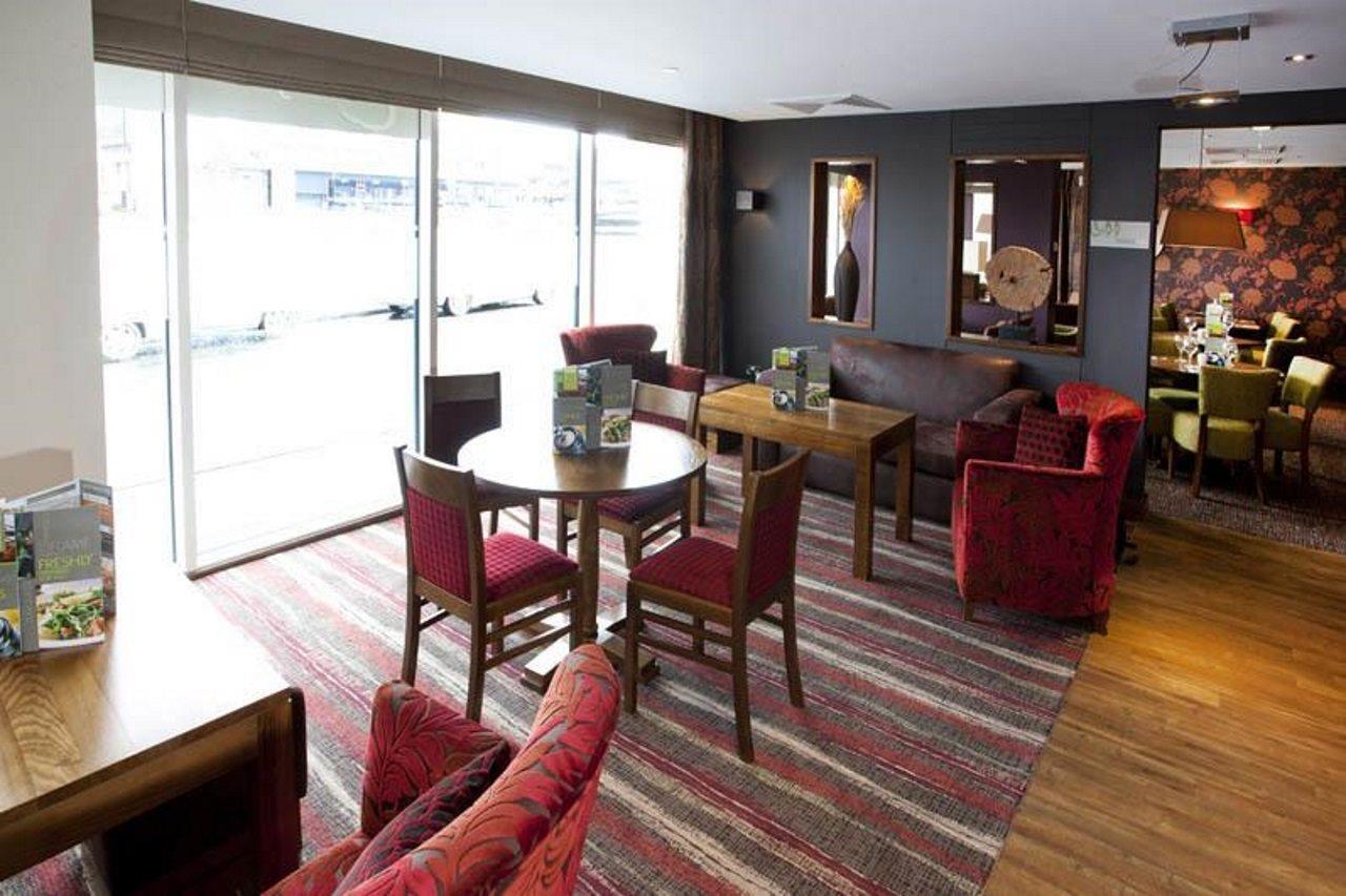Premier Inn Inverness Centre - River Ness Exterior foto